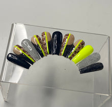 Load image into Gallery viewer, Safari